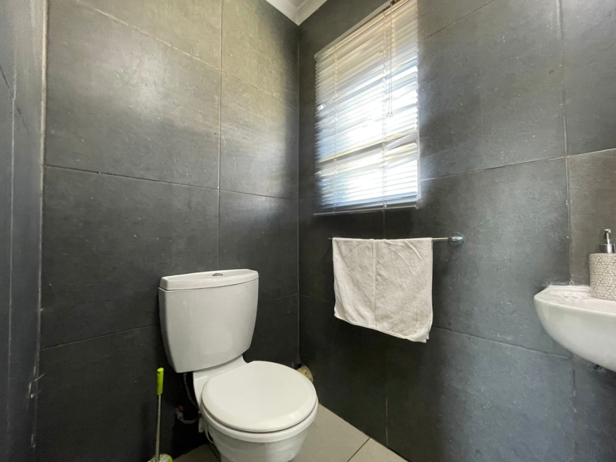 3 Bedroom Property for Sale in Nahoon Valley Park Eastern Cape